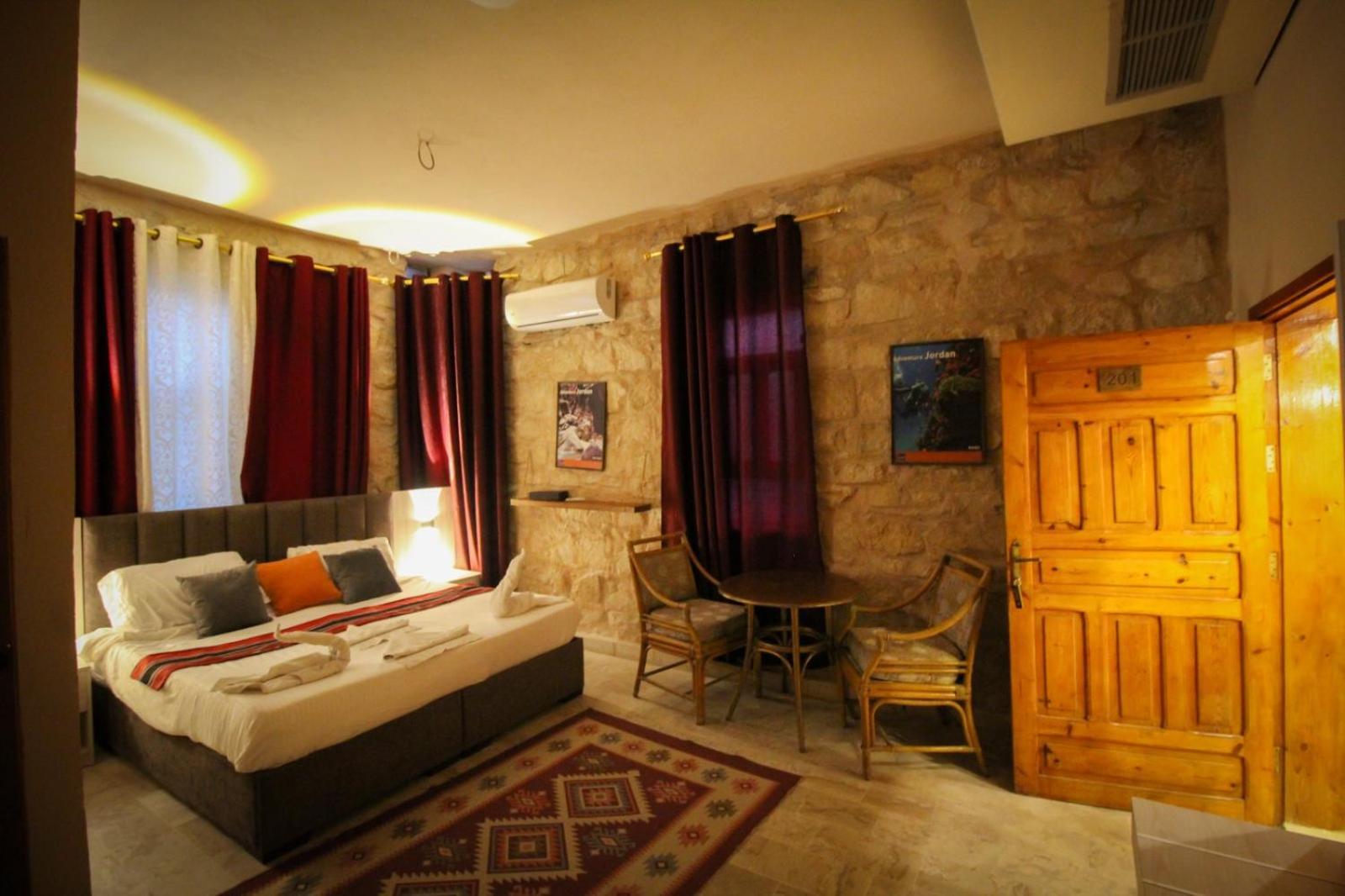 Apartment Petra *